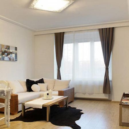 Apartment Argentinská 8 Praga Exterior foto